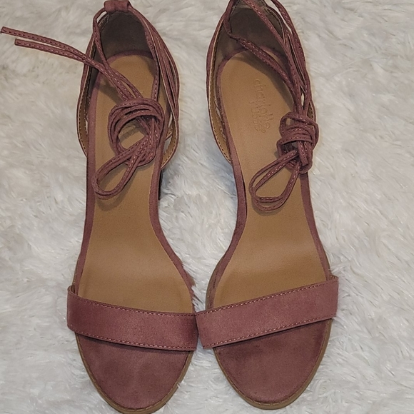 Tie-up Dusty Rose Heels - Picture 2 of 9